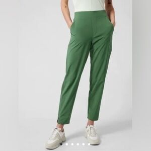 Athleta Brooklyn Mid Rise Ankle Pant - Size 4 - Vineyard Green